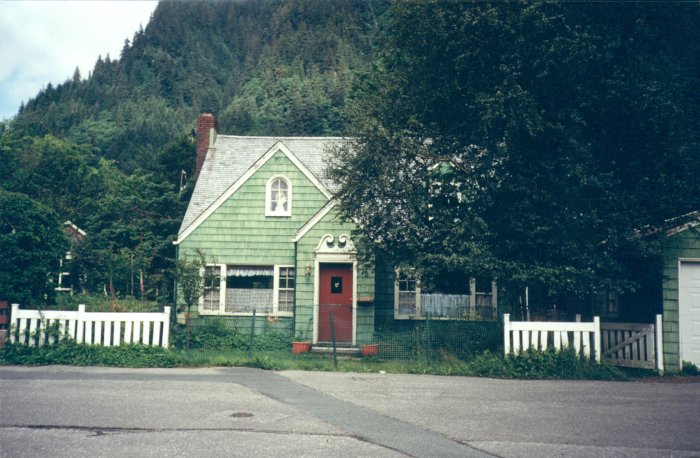 Zielony domek przy Main Street w Juneau