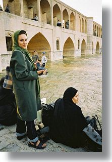 Nowoczesna i tradycyjna Iranka
