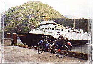 Prom na Geirangerfjord w Hellesylt