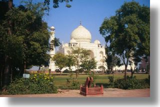 Agra - Taj Mahal w?rd zieleni