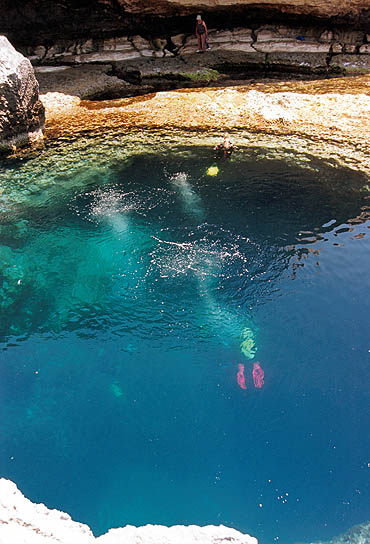 Jednym z powodw odwiedzin Malty s? wspania?e warunki do nurkowania