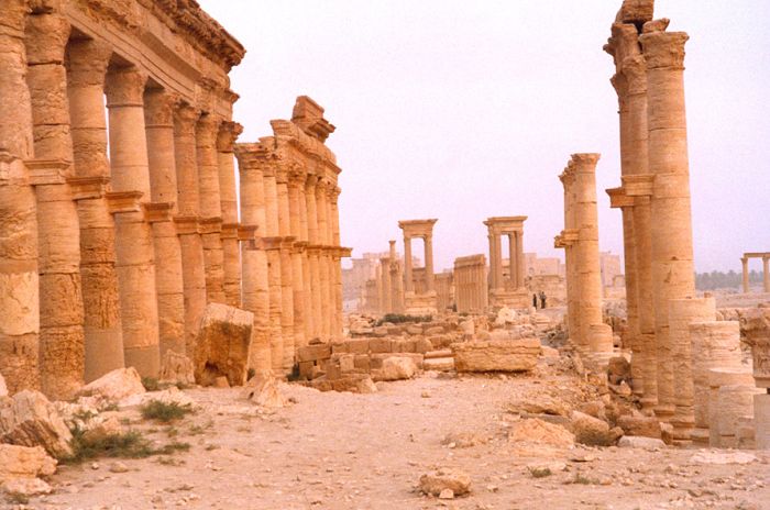 Wielka kolumnada w Palmyrze