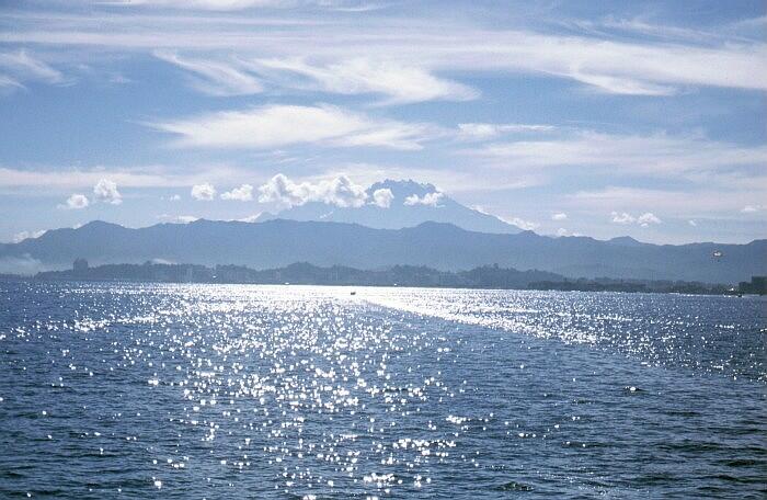 Kinabalu - widok z oceanu
