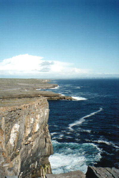 Klifowe wybrzerze wyspy Inishmor