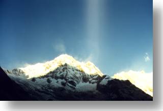 Annapurna I o wschodzie s?o?ca (8091 m)