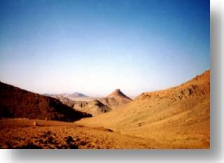 Gry na pustyni (niedaleko Yazdu)