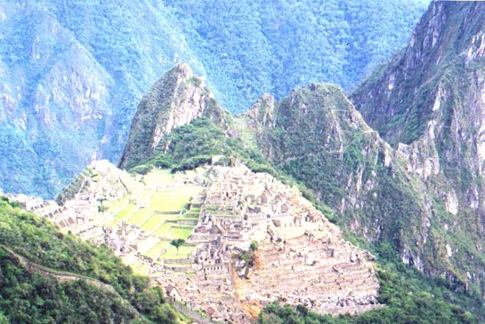 Szlak Inkw. Widok na Machu Picchu z Intipunku