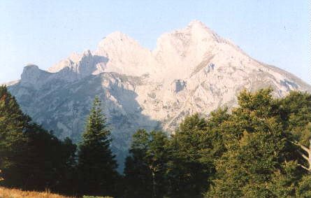 Widok na Kom Wasowiczki i Ljuban. Komovi