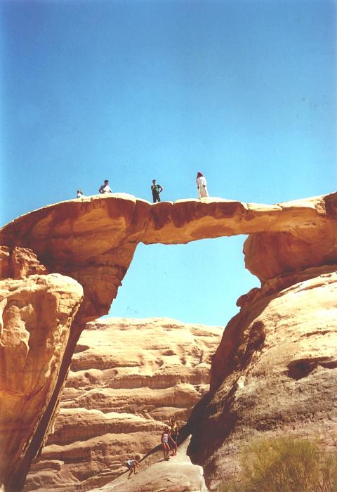Pustynia Wadi Rum - wisz?cy most