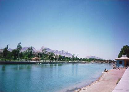Isfahan - tereny spacerowe i park nad rzek?