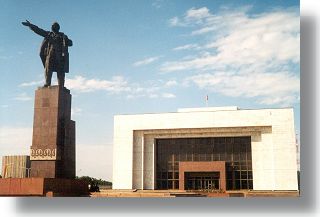 ?ywa historia - w centrum Biszkeku stolicy kraju