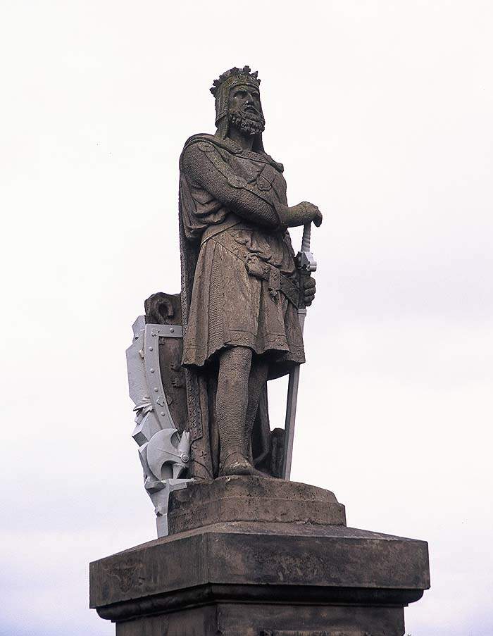 Przed zamkiem Stirling stoi pomnik Roberta Bruce'a. w w?adca, zanny m.in. z filmu 