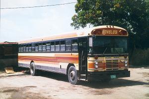 Typowy autobus Belize