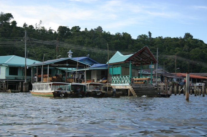 Stare osiedla Kampong Ayer w Bandar Seri Begawan